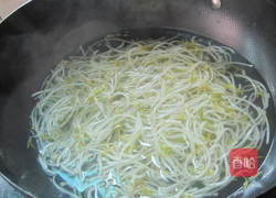 凉拌芽菜的做法图解3