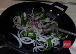 洋葱甜椒爆牛肉的做法图解5