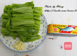 豆豉鲮鱼油麦菜的做法图解1