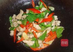 双椒爆炒生肠的做法图解5