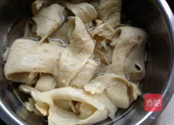 糖醋水面筋的做法图解2