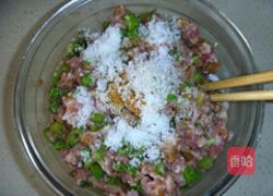 猪肉豆角馅饼的做法图解6