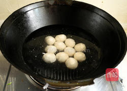 紫菜鱼丸汤的做法图解2