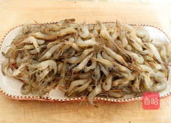 煎饼卷河虾的做法图解1