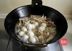 平菇鱼丸汤的做法图解5