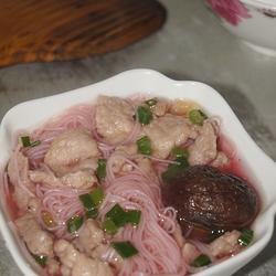 红菇肉片线面的做法[图]