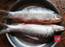 炸鲮鱼的做法图解1