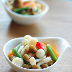 白玉菇和蟹味菇的做法[图]