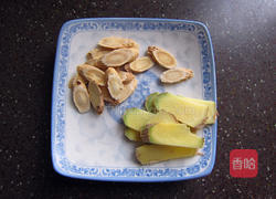 黄芪大枣煲凤爪的做法图解3