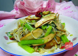 香干炒青芹的做法图解7