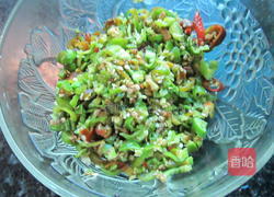 辣椒丁炒咸豆角的做法图解1