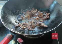 咸豆角炒鸭杂的做法图解7