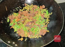 咸豆角炒鸭杂的做法图解10