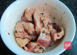 家常辣椒蒸米粉肉的做法图解4