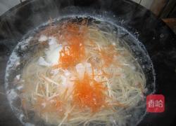 芦笋鸡蛋面的做法图解3