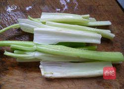 香干炒西芹的做法图解3