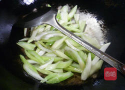 香干炒西芹的做法图解6