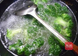 香干炒西兰花的做法图解3