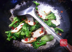 香干炒西兰花的做法图解7