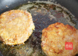 煎牛肉饼三明治的做法图解10