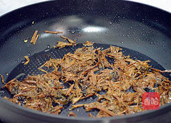 梅干菜快炒土豆丝的做法图解4