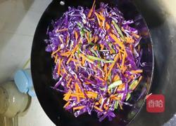 紫甘蓝炒肉丝的做法图解4