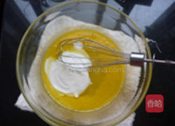 酸奶纸杯蛋糕的做法图解3