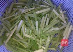 芹菜肉丝香干的做法图解2