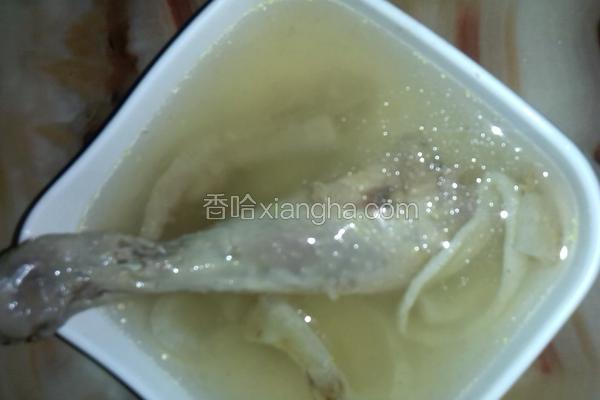 鱼胶炖鸡