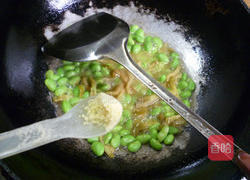 榨菜炒毛豆的做法图解7