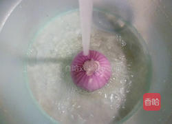 洋葱牛心菜炒粉条的做法图解2