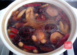 冬菇煲凤爪的做法图解7