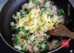 西兰花虾球蛋炒饭的做法图解12