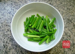 蒜薹香干拌猪耳朵的做法图解8