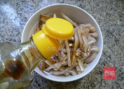 蒜薹香干拌猪耳朵的做法图解10