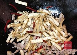 韭菜香干炒肉的做法图解6