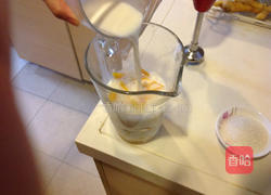 黄桃冰沙的做法图解3