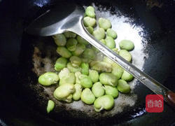 雪菜香干炒蚕豆的做法图解7