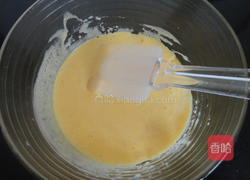 戚风蛋糕的做法图解3