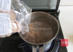 香菇酱意粉的做法图解2