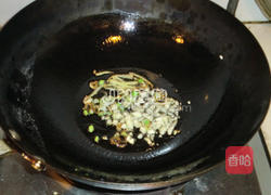 洋葱榨菜丝炒蘑菇的做法图解5