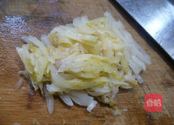 青椒香干炒酸菜的做法图解4