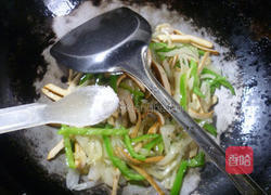 青椒香干炒酸菜的做法图解8