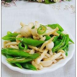 杭椒白玉菇的做法[图]