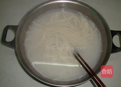 牛肉汤米粉的做法图解4