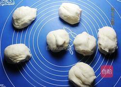 奶酥花环面包的做法图解2