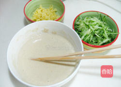 奶酪黄瓜丝卷饼的做法图解2