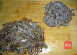 风味虾线火锅的做法图解1