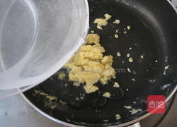 奶油培根意大利面的做法图解3