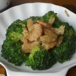 虾仁炒西兰花的做法[图]